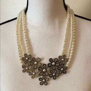 Jewelmint Pearl and Floral Necklace